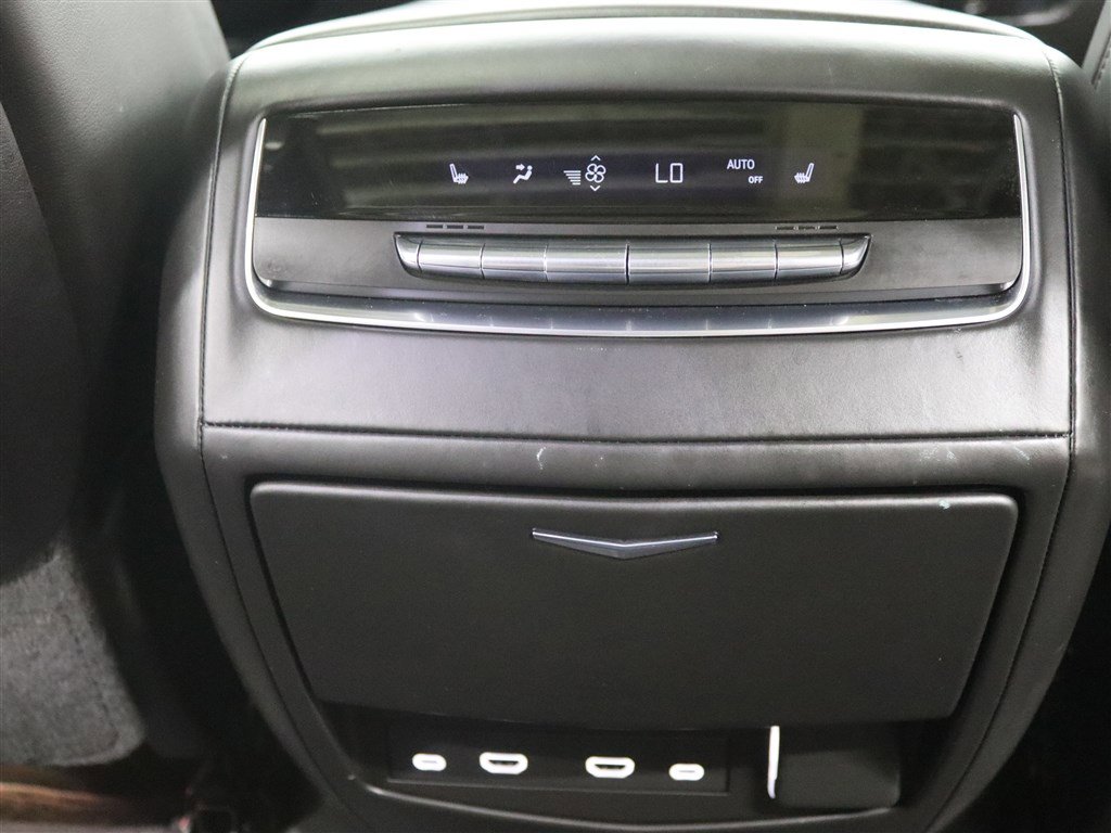 Used 2022 Cadillac Escalade ESV Sport Platinum AWD/4WD image 31