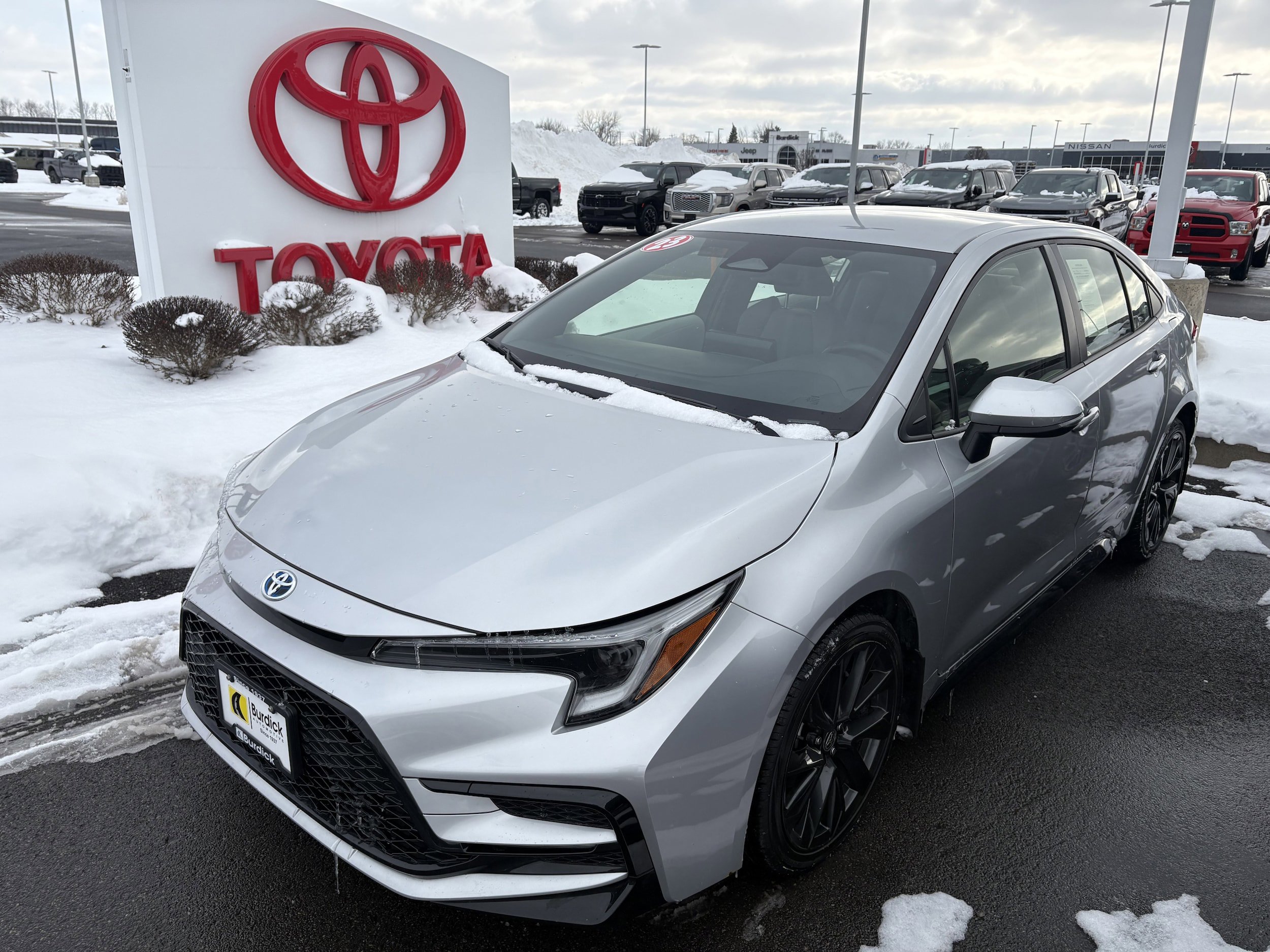 Used 2023 Toyota Corolla SE AWD/4WD image 10