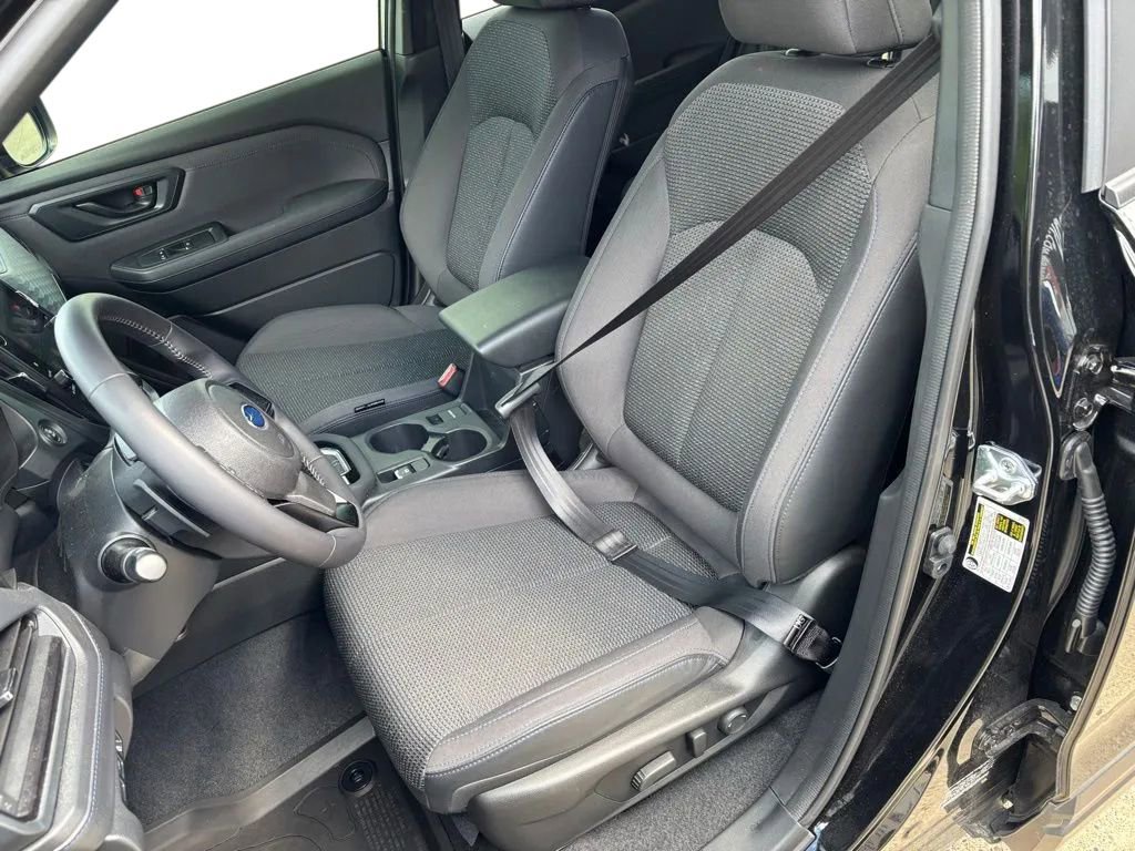 Used 2025 Subaru Forester Premium AWD/4WD image 23