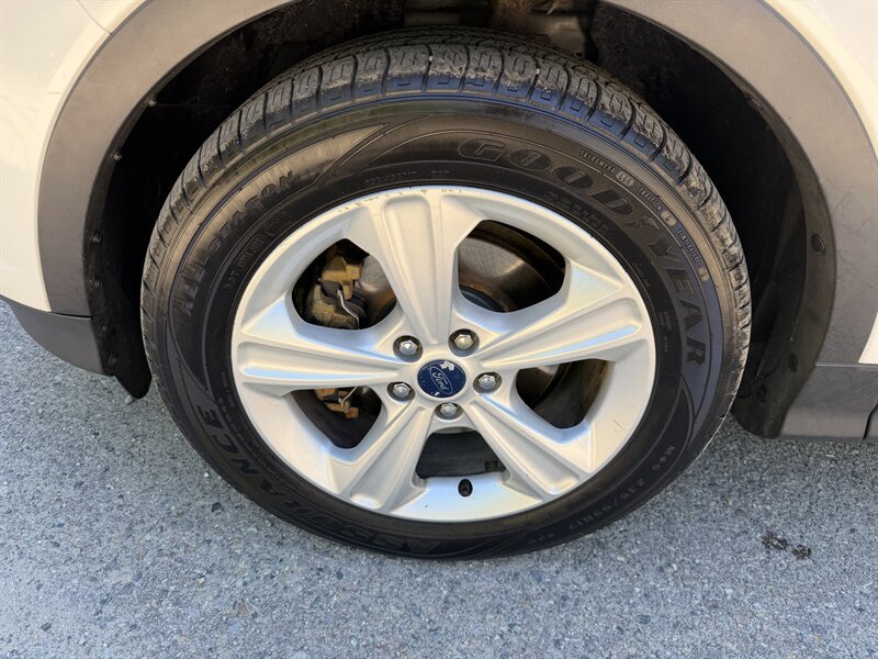 Used 2016 Ford Escape SE w/ SE Leather Comfort Package AWD/4WD image 59