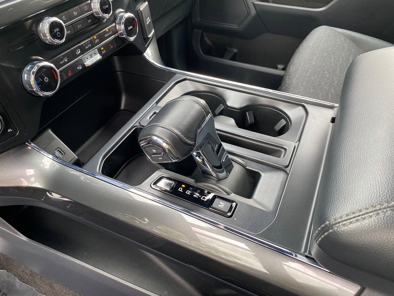 Certified 2022 Ford F150 XLT w/ Equipment Group 302A High image 30