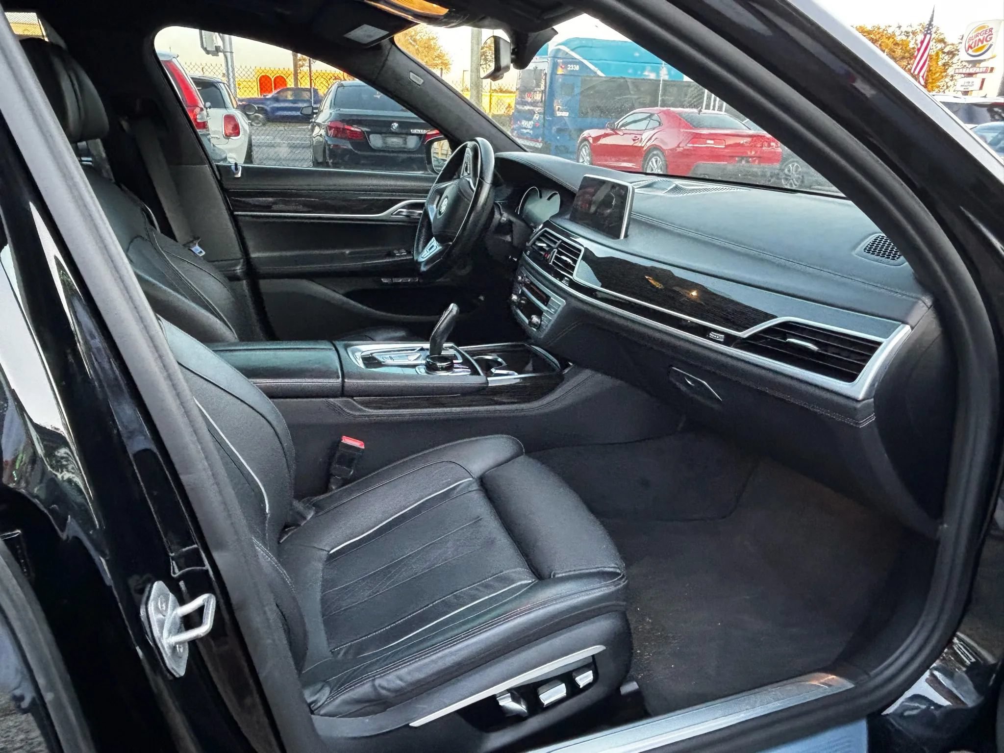Used 2017 BMW 750i RWD image 31
