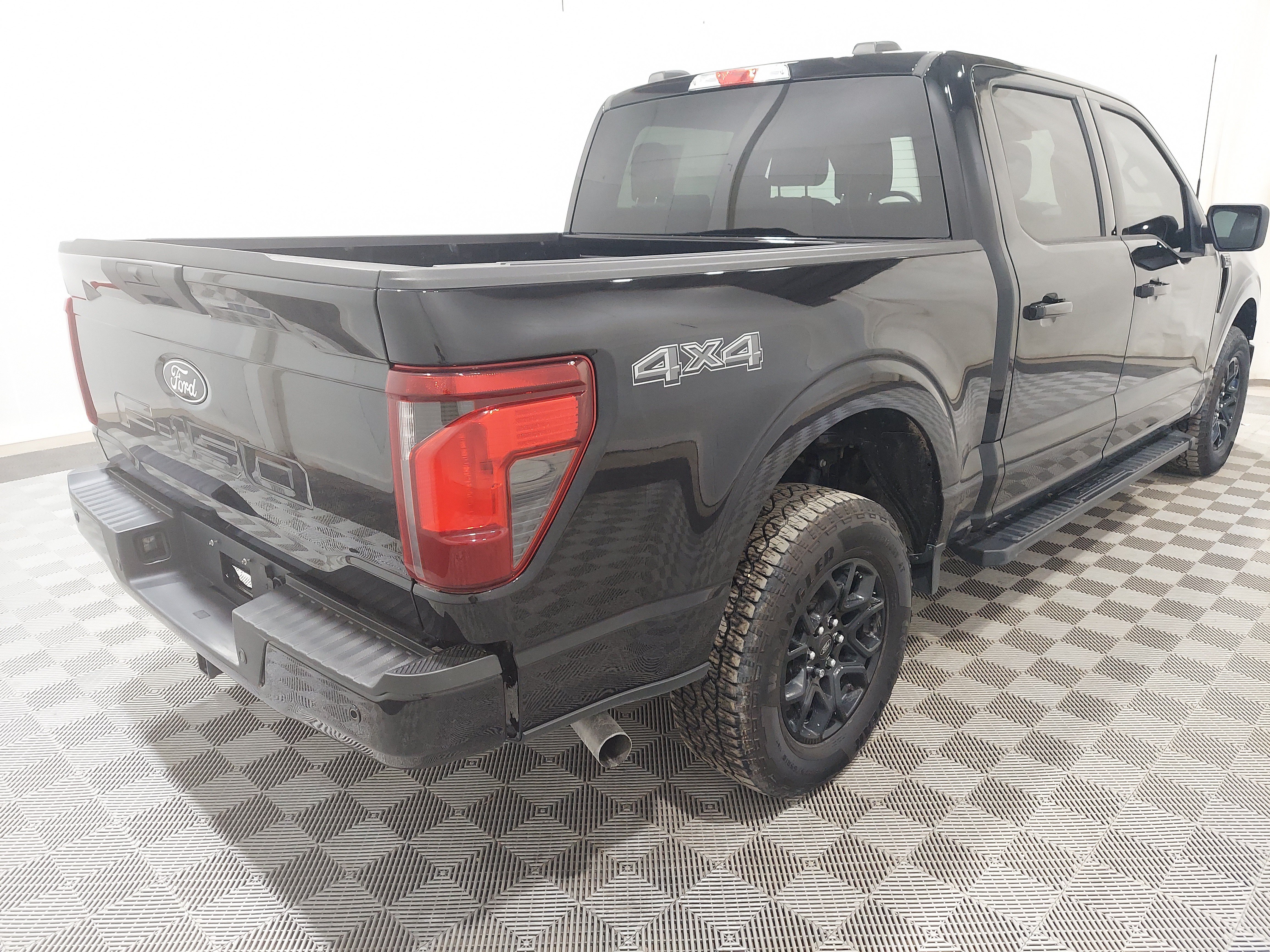 Used 2025 Ford F150 XLT w/ Equipment Group 301A Standard AWD/4WD image 3