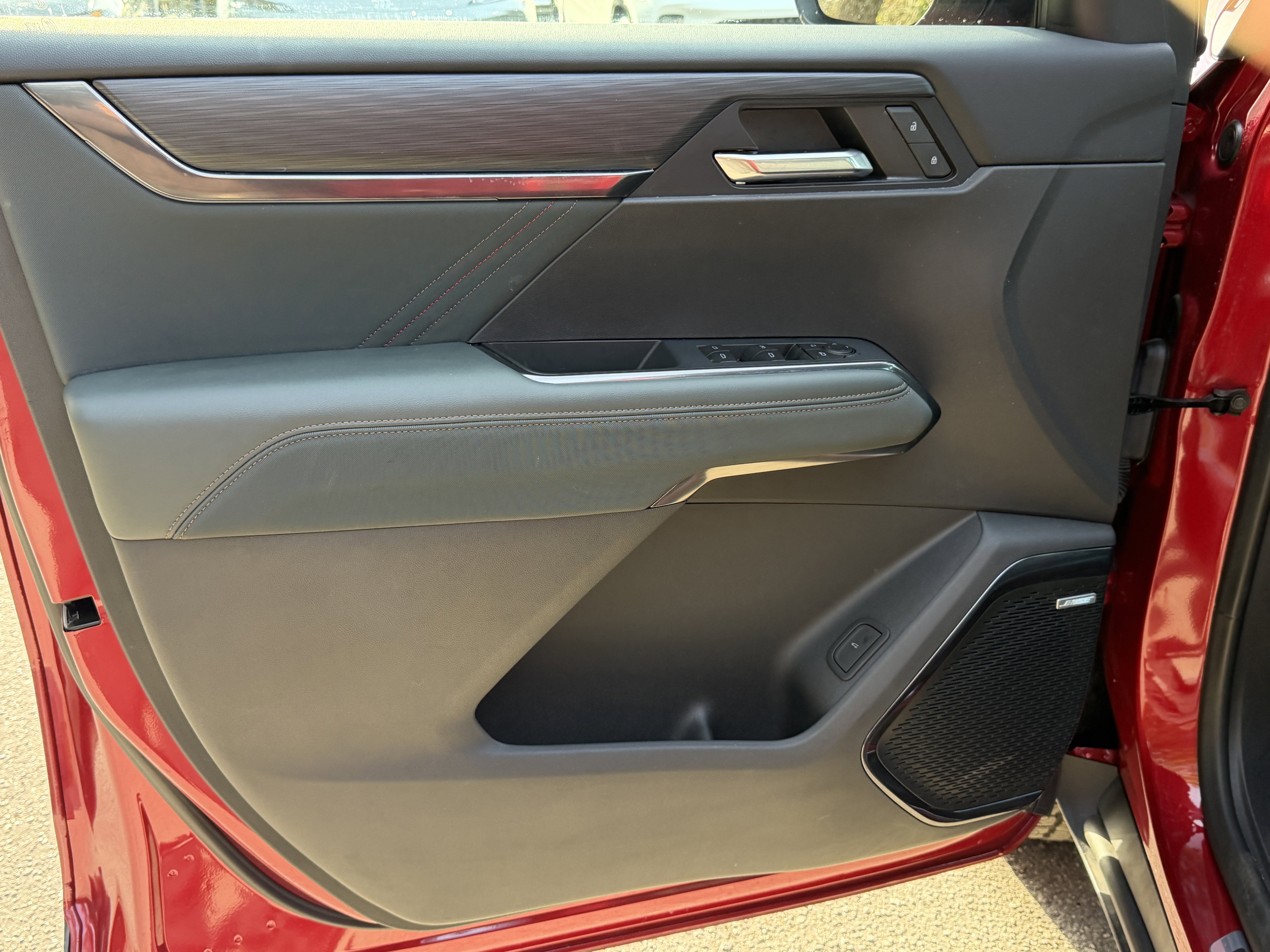 Used 2024 GMC Acadia AT4 w/ Super Cruise Package image 12