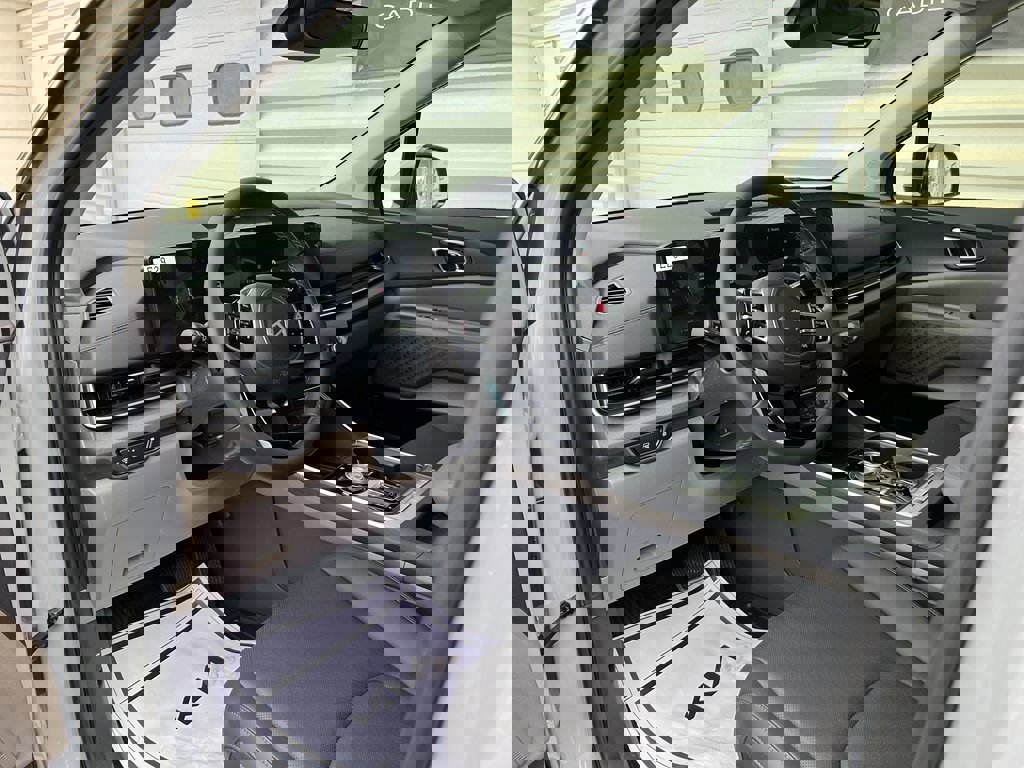 New 2026 Kia Carnival EX image 10