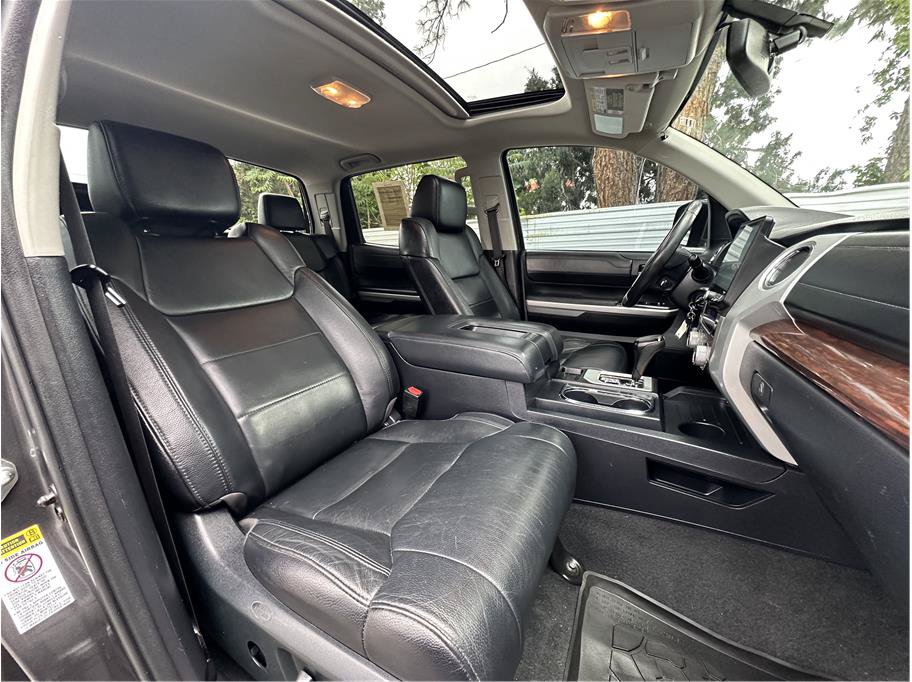 Used 2017 Toyota Tundra Limited w/ Limited Premium Package AWD/4WD image 4