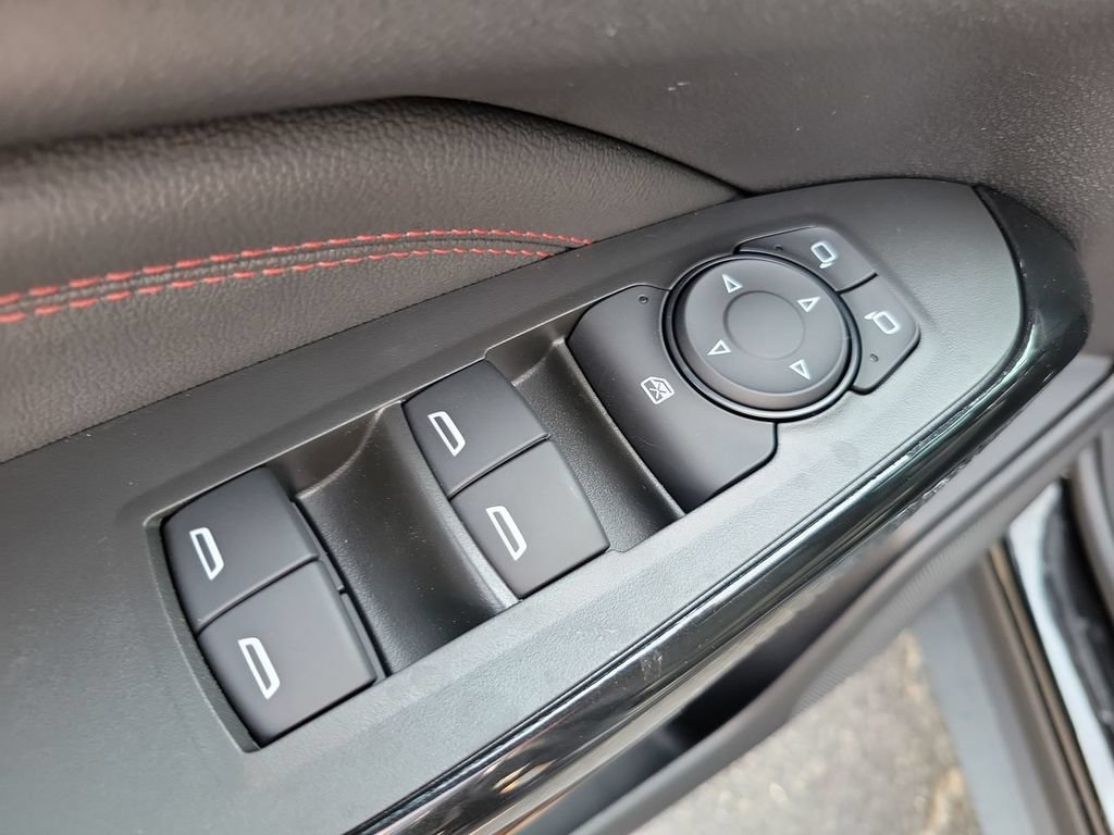 New 2026 Chevrolet Trax RS w/ Sunroof Package FWD image 23