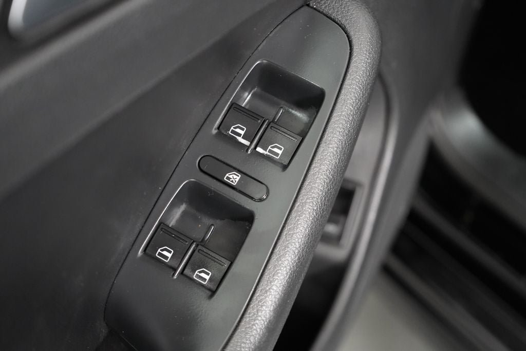 Used 2012 Volkswagen Jetta SE FWD image 18