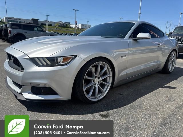 Used 2017 Ford Mustang GT RWD image 3