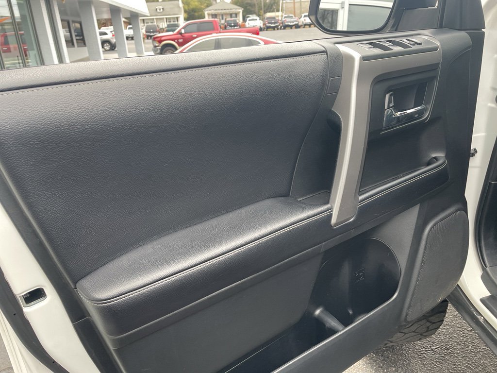 Used 2019 Toyota 4Runner SR5 Premium AWD/4WD image 8