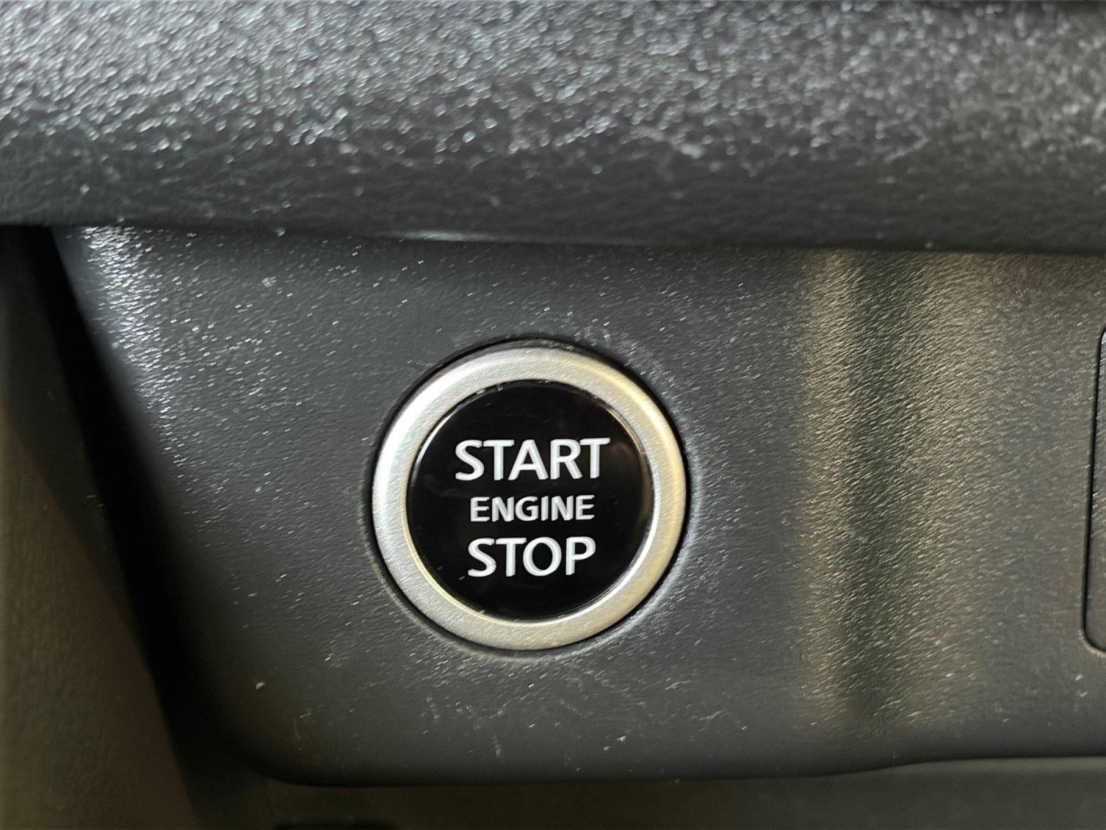 Used 2023 Nissan Rogue SV FWD image 16