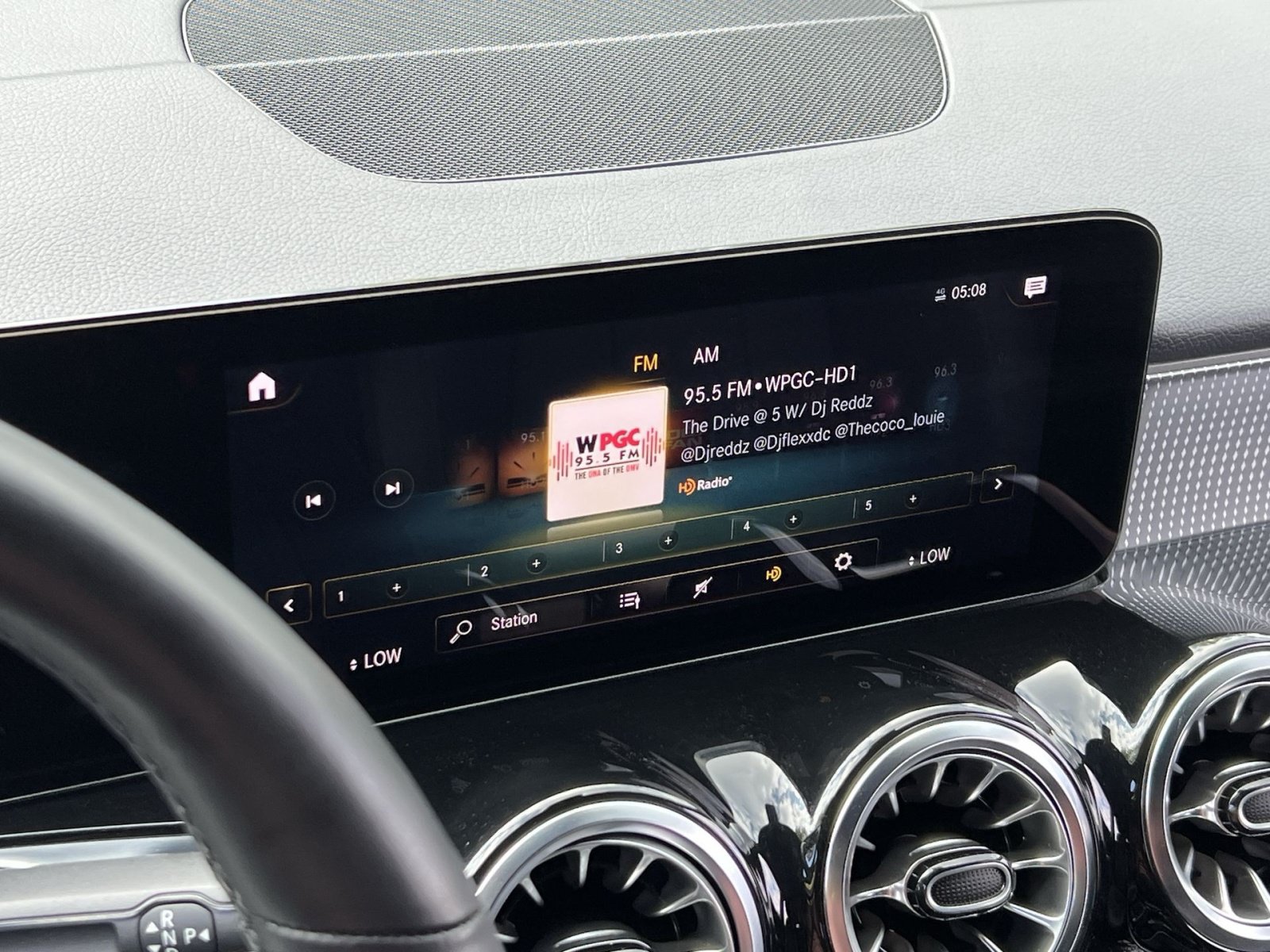 Used 2022 Mercedes-Benz GLB 250 4MATIC image 23
