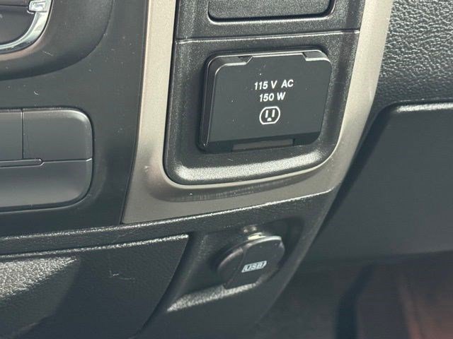 Certified 2019 RAM 1500 Classic SLT w/ Luxury Group image 25
