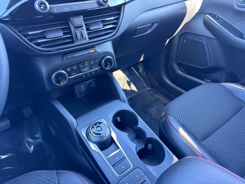 Used 2025 Ford Escape ST-Line Select image 30