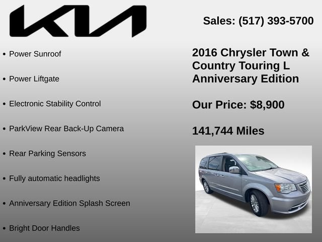 Used 2016 Chrysler Town & Country Touring-L FWD image 20