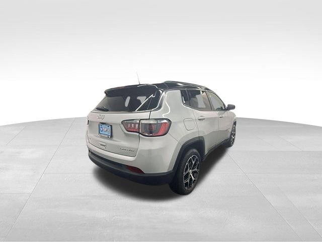 Used 2024 Jeep Compass Limited AWD/4WD image 6