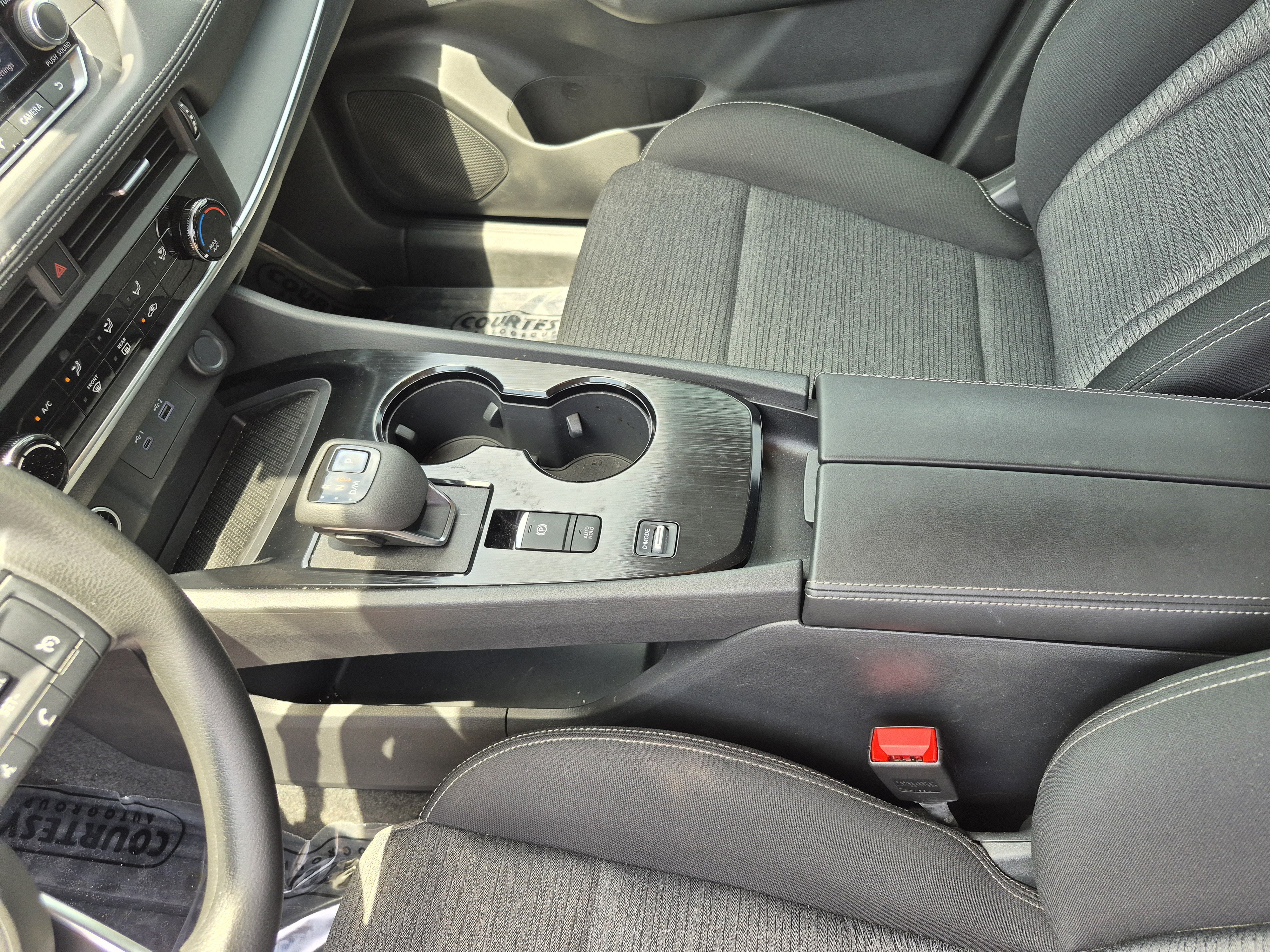 Used 2022 Nissan Rogue S FWD image 24