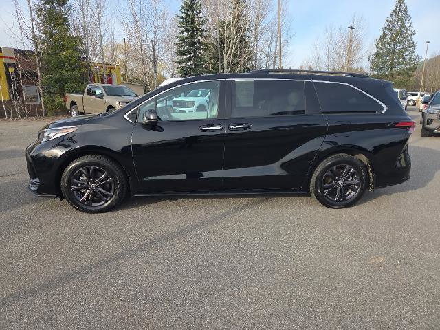Used 2024 Toyota Sienna XSE AWD/4WD image 5