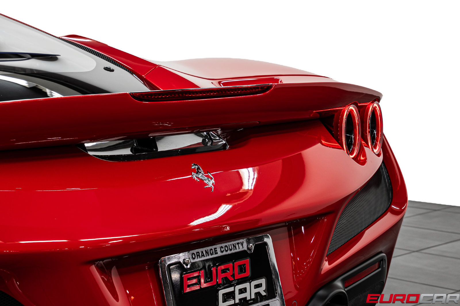 Used 2021 Ferrari F8 Tributo RWD image 25