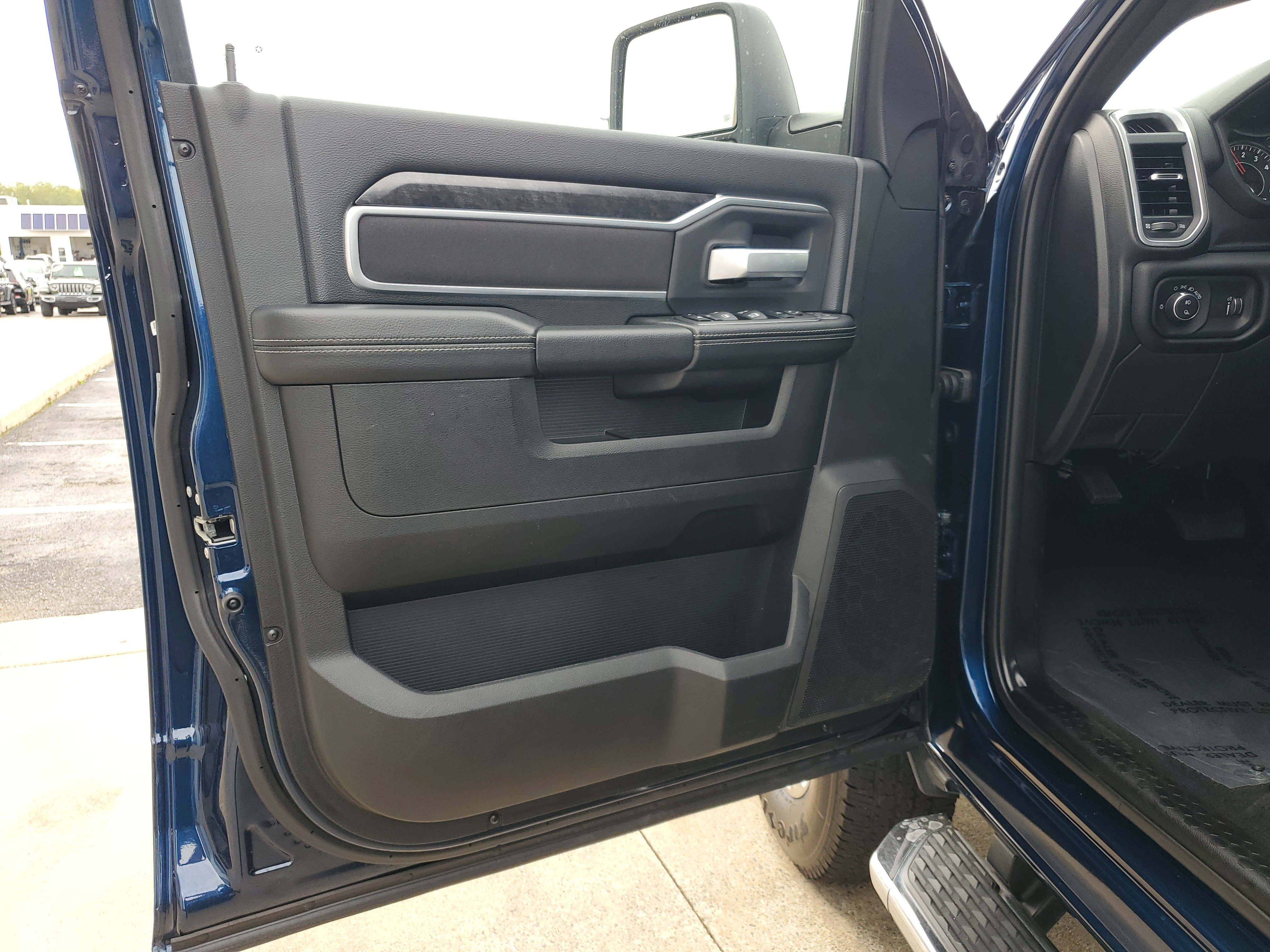 Used 2024 RAM 2500 Big Horn w/ Bed Utility Group image 6