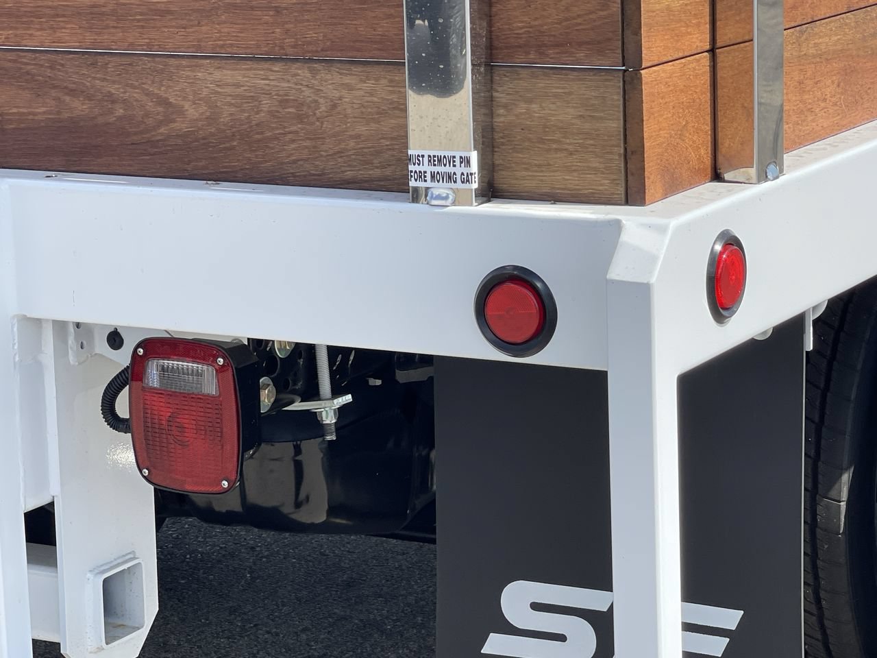 New 2026 Ford F550 2WD Regular Cab Super Duty image 9