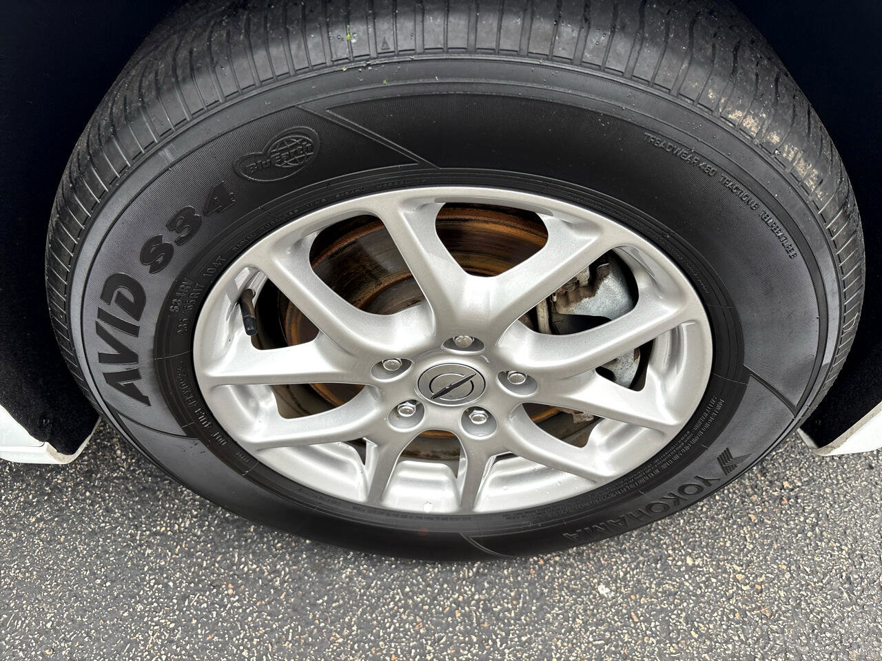 Used 2023 Chrysler Voyager LX image 11