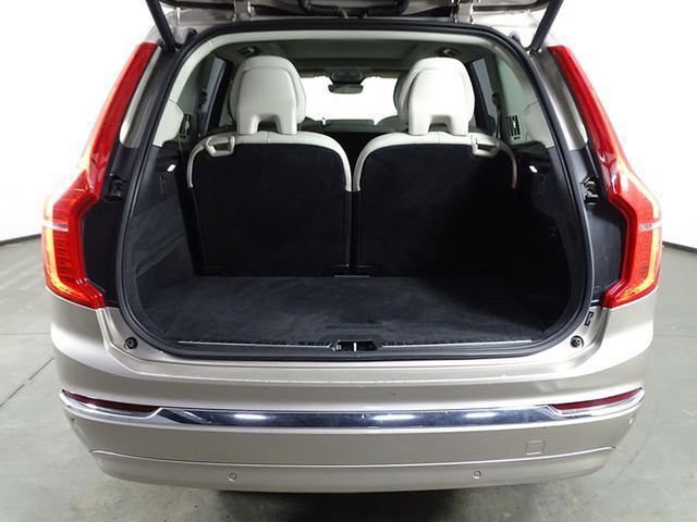 Used 2023 Volvo XC90 B6 Plus AWD/4WD image 16
