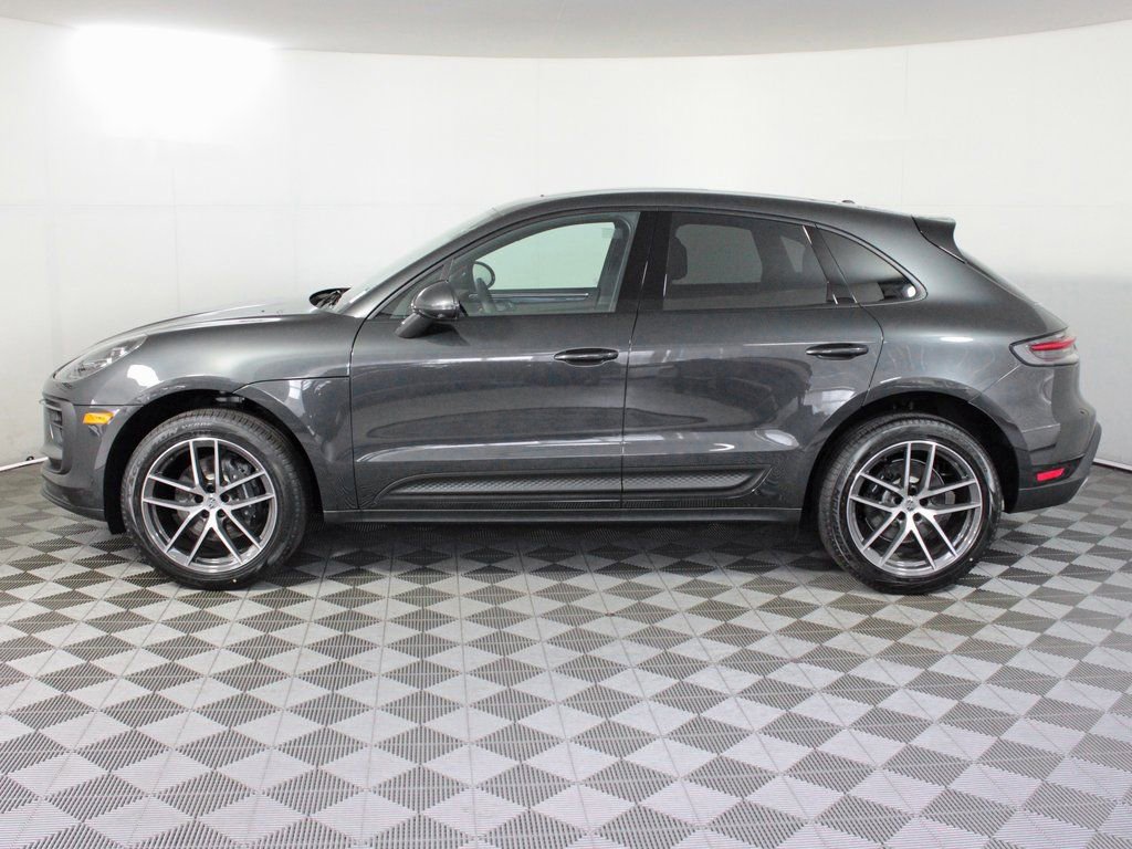 Certified 2025 Porsche Macan image 2