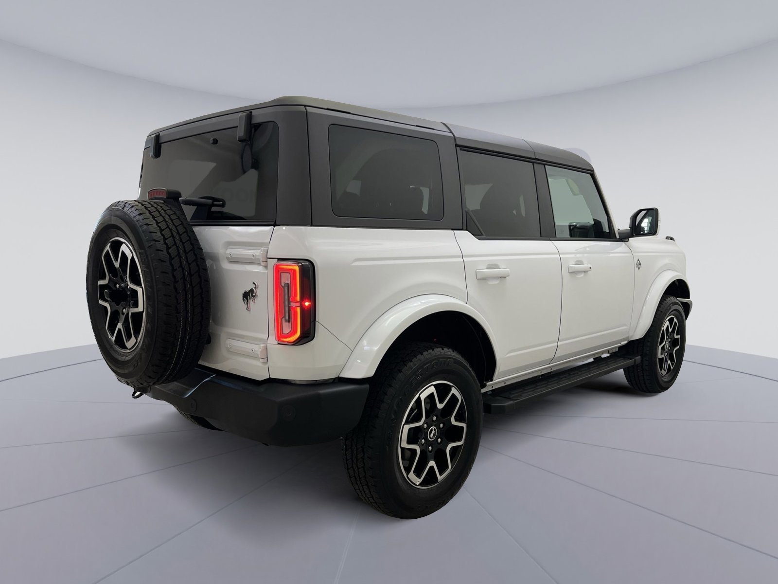 Used 2024 Ford Bronco Outer Banks image 8