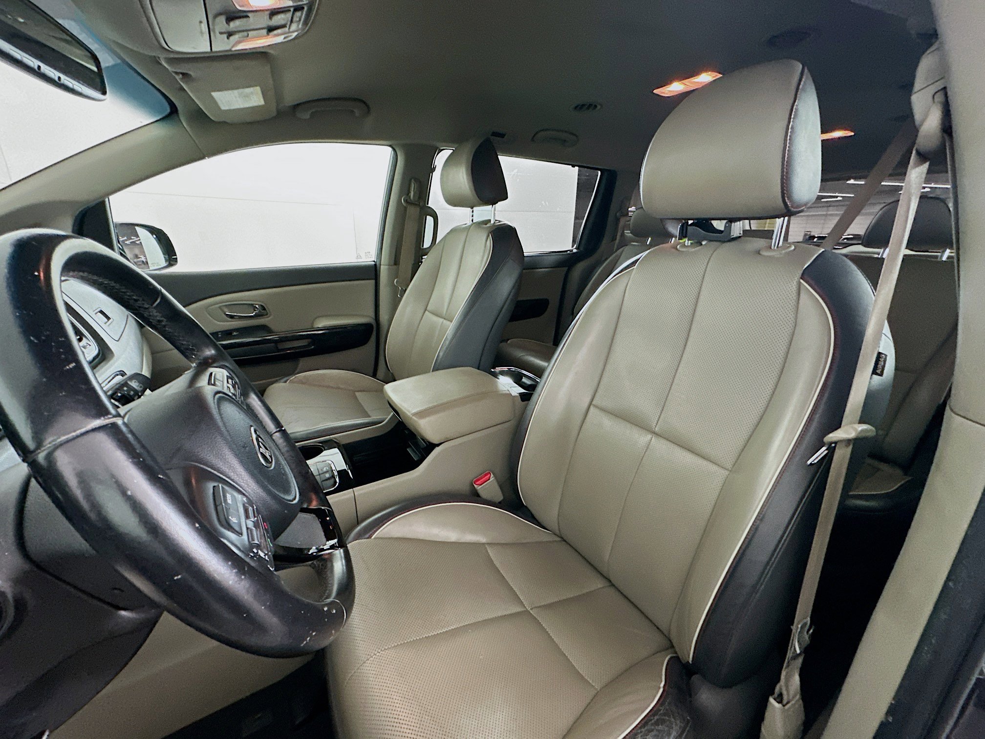 Used 2016 Kia Sedona EX FWD image 13