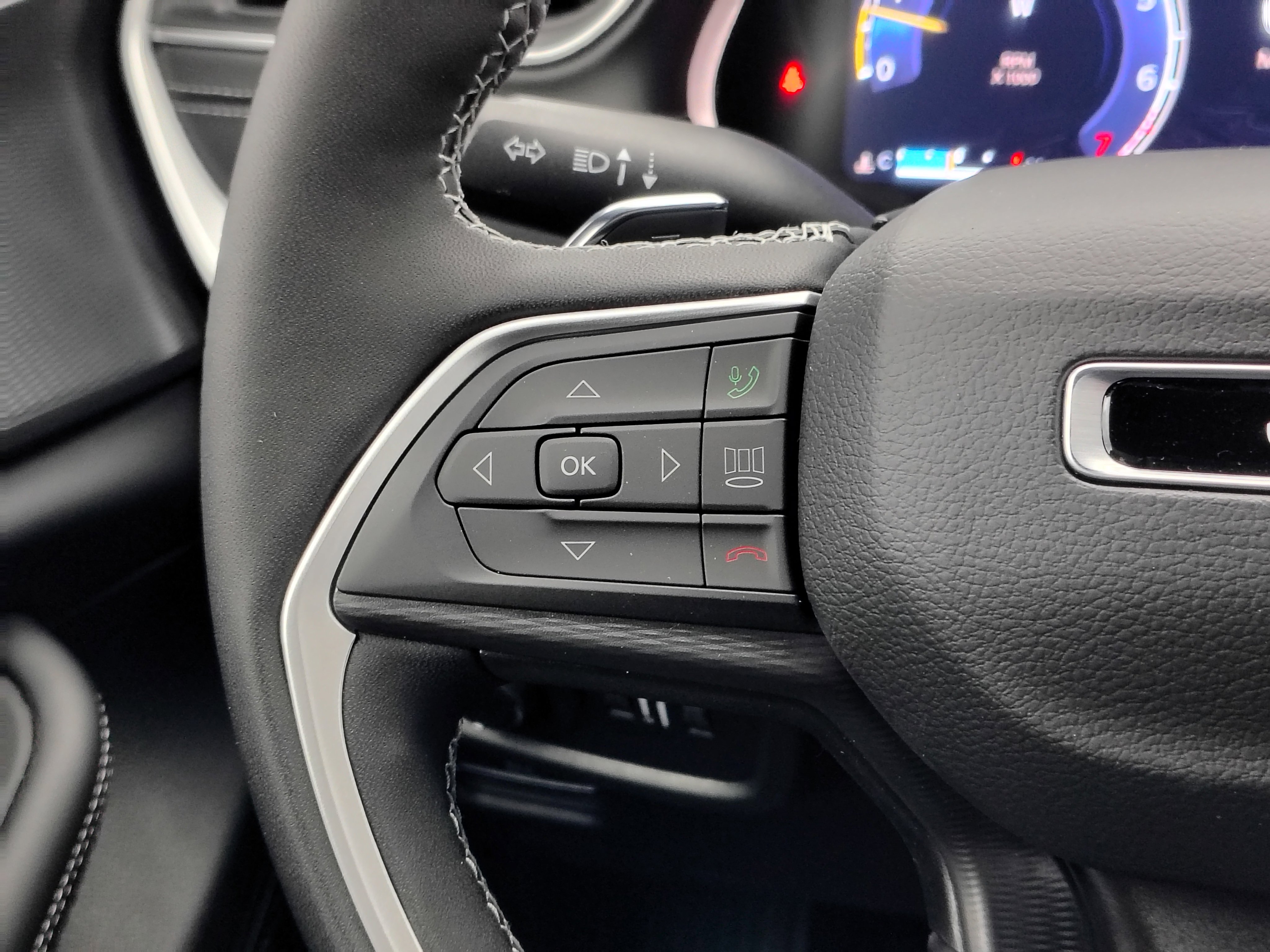 New 2025 Jeep Grand Cherokee Altitude image 34