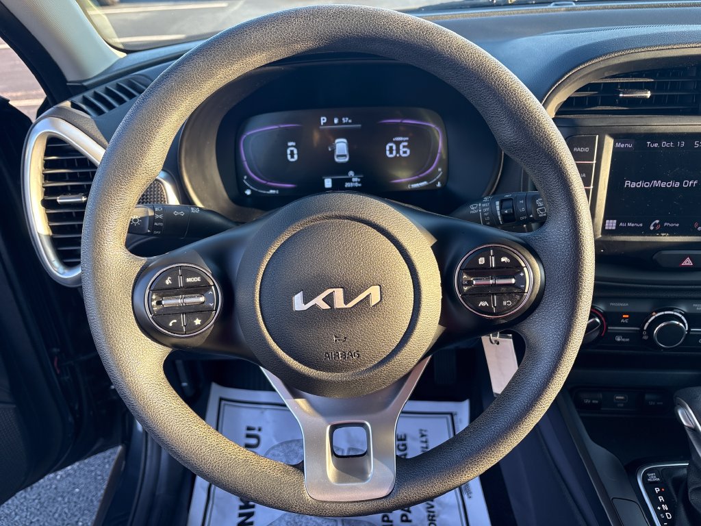 Used 2025 Kia Soul LX FWD image 15