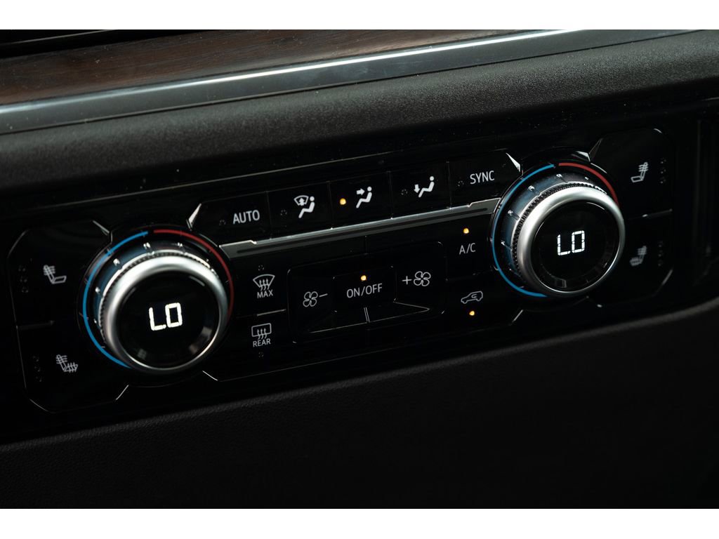 Certified 2025 GMC Sierra 1500 SLT image 24