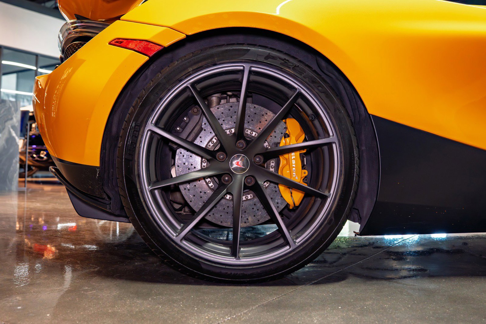 Used 2018 McLaren 720S Performance image 22