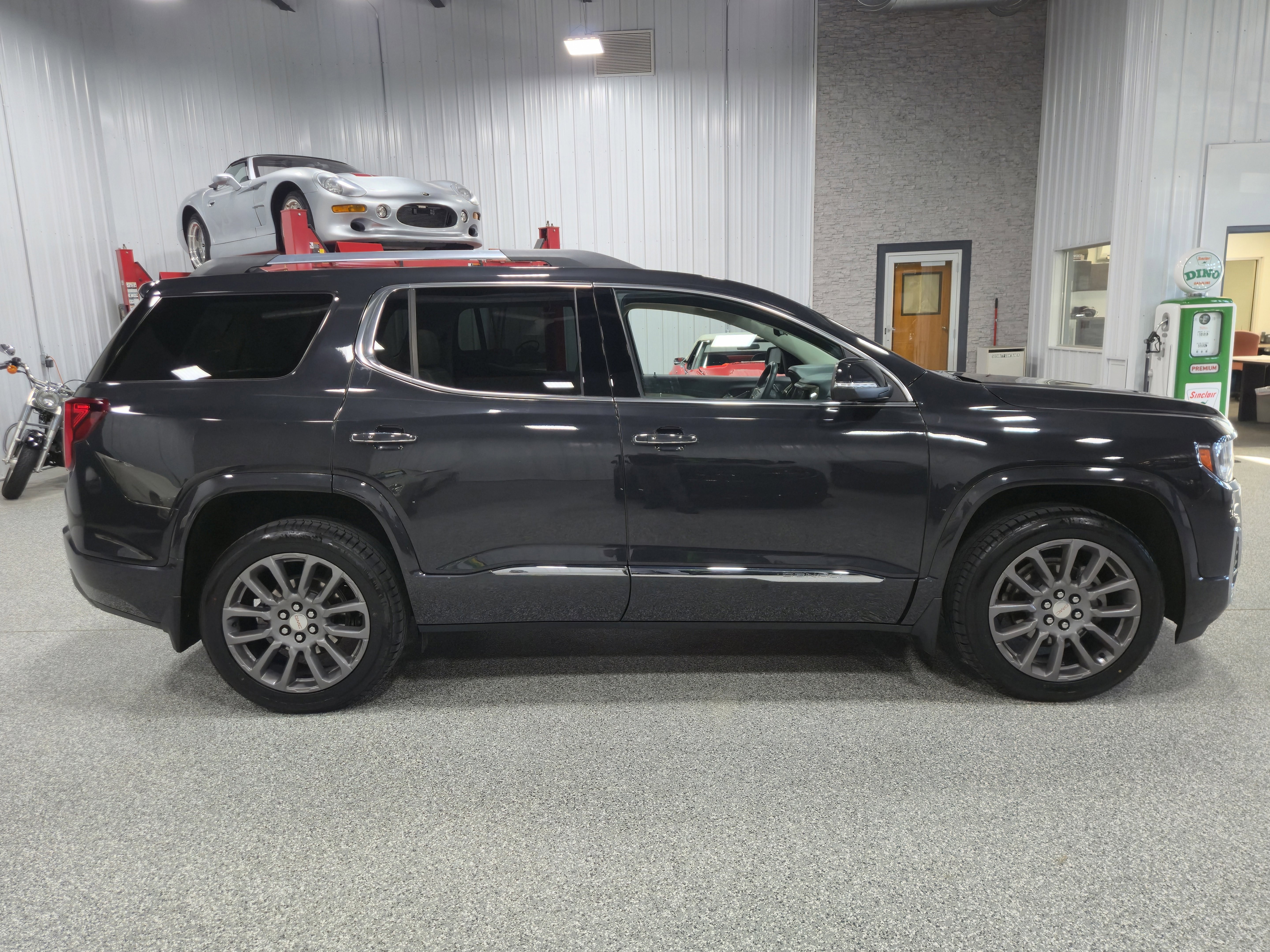 Certified 2020 GMC Acadia Denali w/ Technology Package image 6