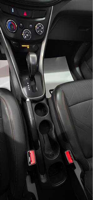 Used 2022 Chevrolet Trax LT w/ LT Convenience Package image 22