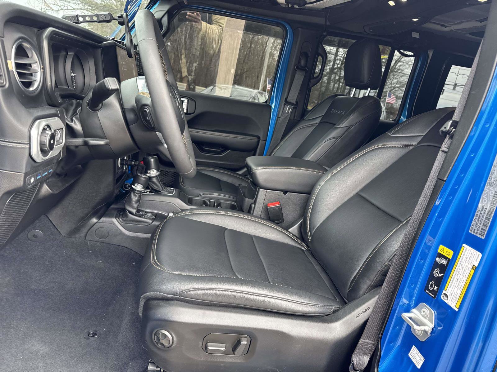 Used 2024 Jeep Wrangler Unlimited Sahara w/ Safety Group image 14