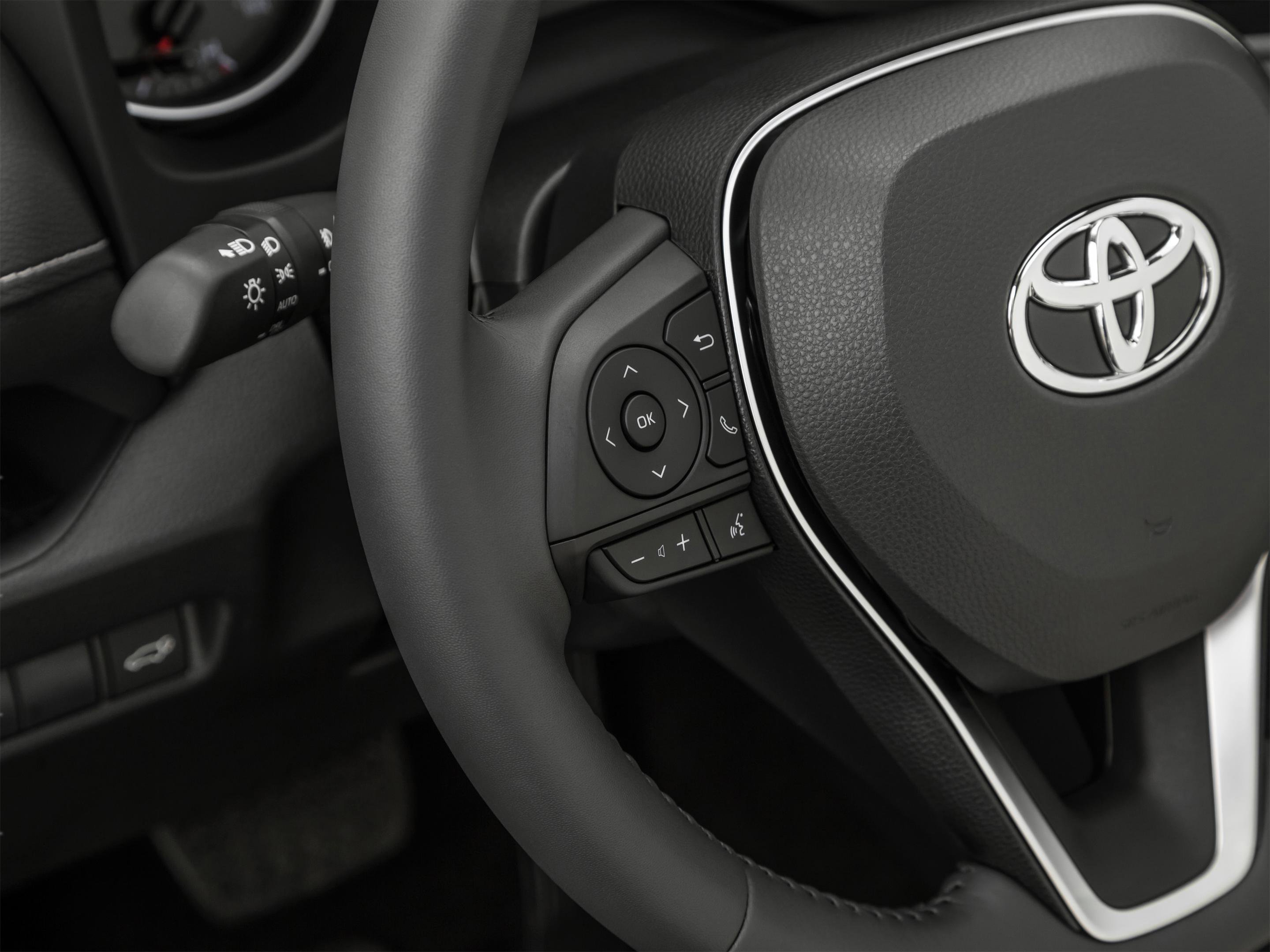 Used 2019 Toyota RAV4 XLE Premium FWD image 47