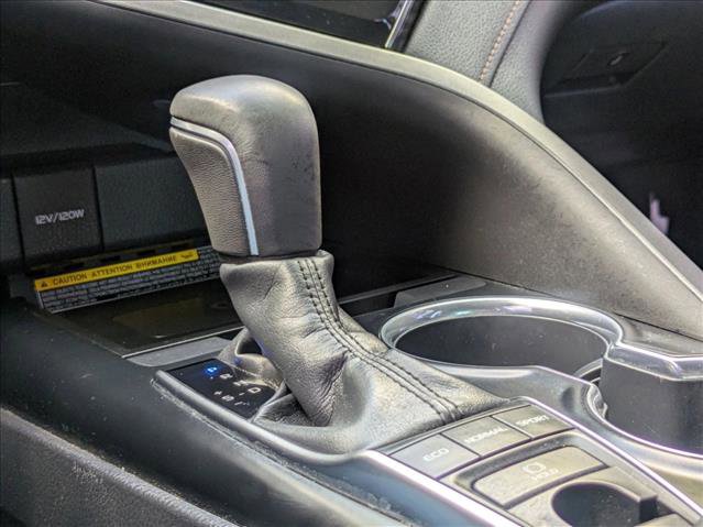 Used 2019 Toyota Camry XLE FWD image 14