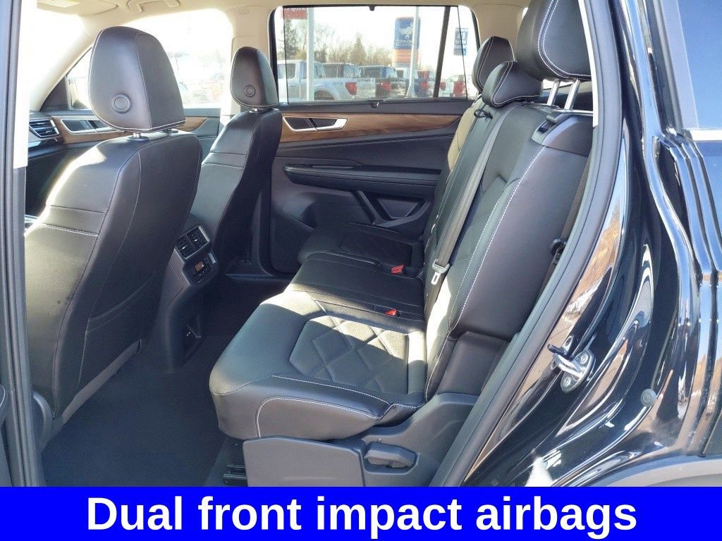 Used 2025 Volkswagen Atlas SE image 14