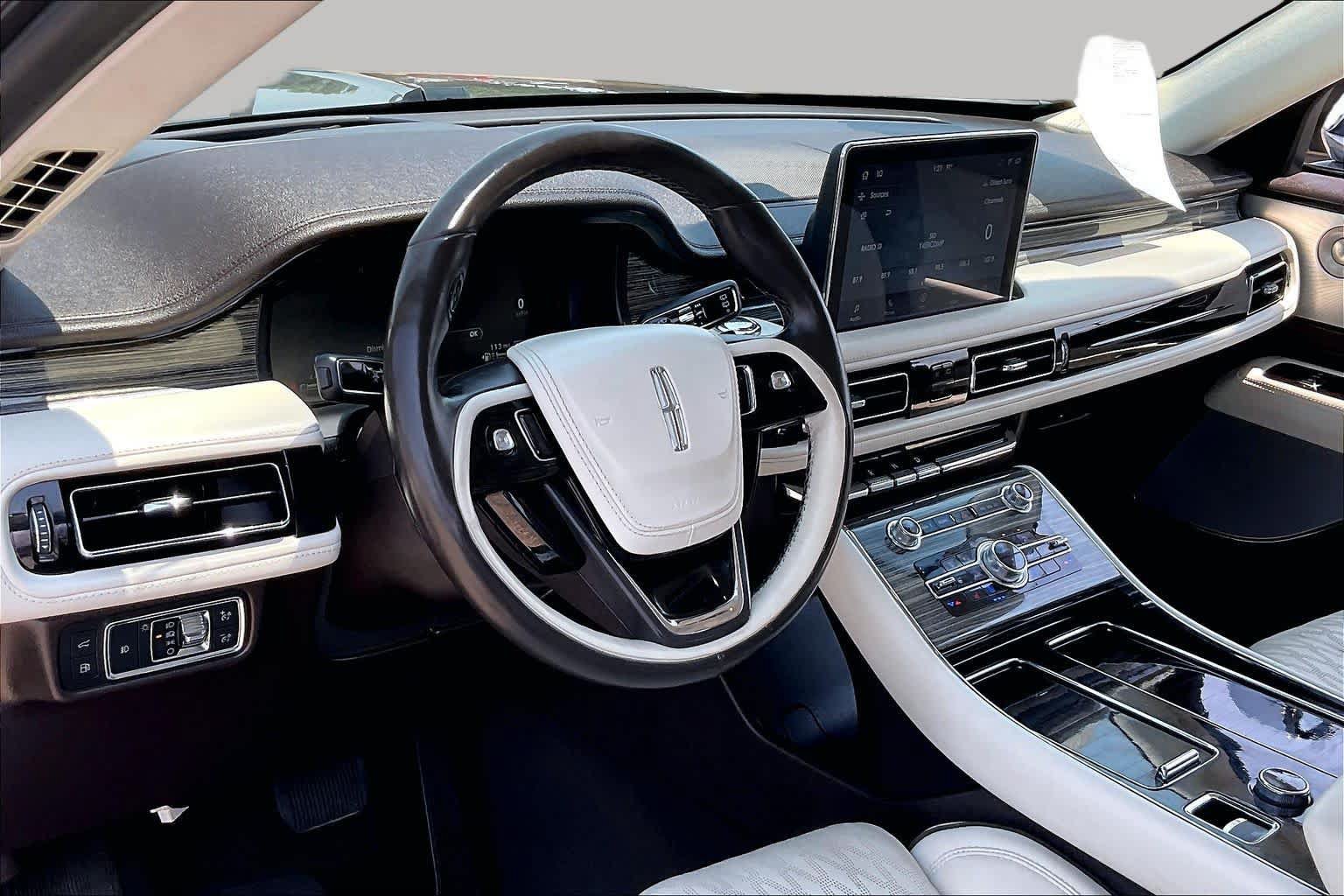 Used 2020 Lincoln Aviator Black Label Grand Touring w/ Class IV Trailer Tow Package AWD/4WD image 17