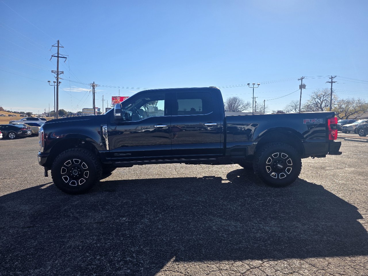 Used 2024 Ford F250 Platinum w/ FX4 Off-Road Package image 4