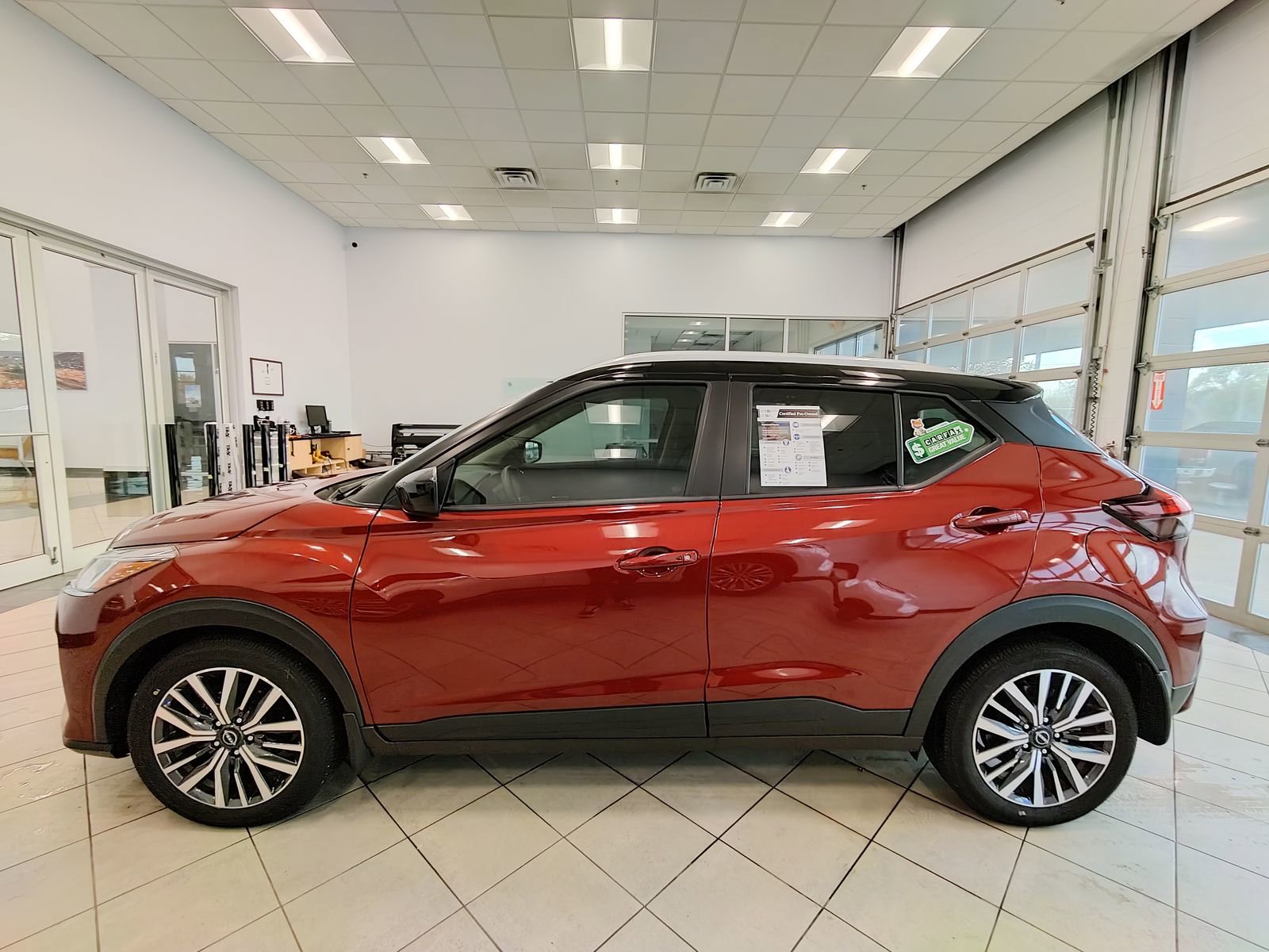 Used 2024 Nissan Kicks SV image 6