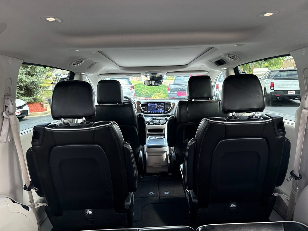 Used 2022 Chrysler Pacifica Limited FWD image 45