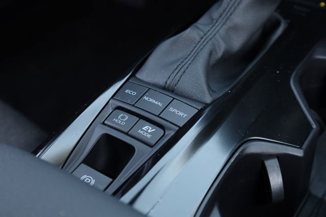 Used 2025 Toyota Camry LE image 13