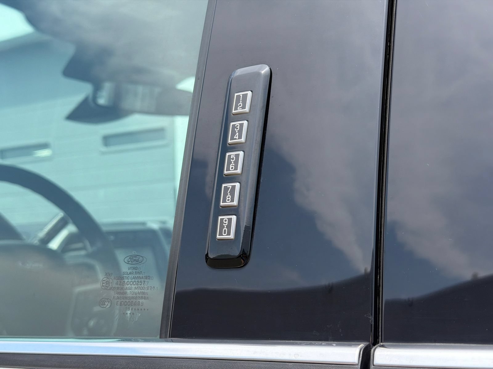 Used 2019 Ford F350 Platinum w/ Platinum Ultimate Package AWD/4WD image 19