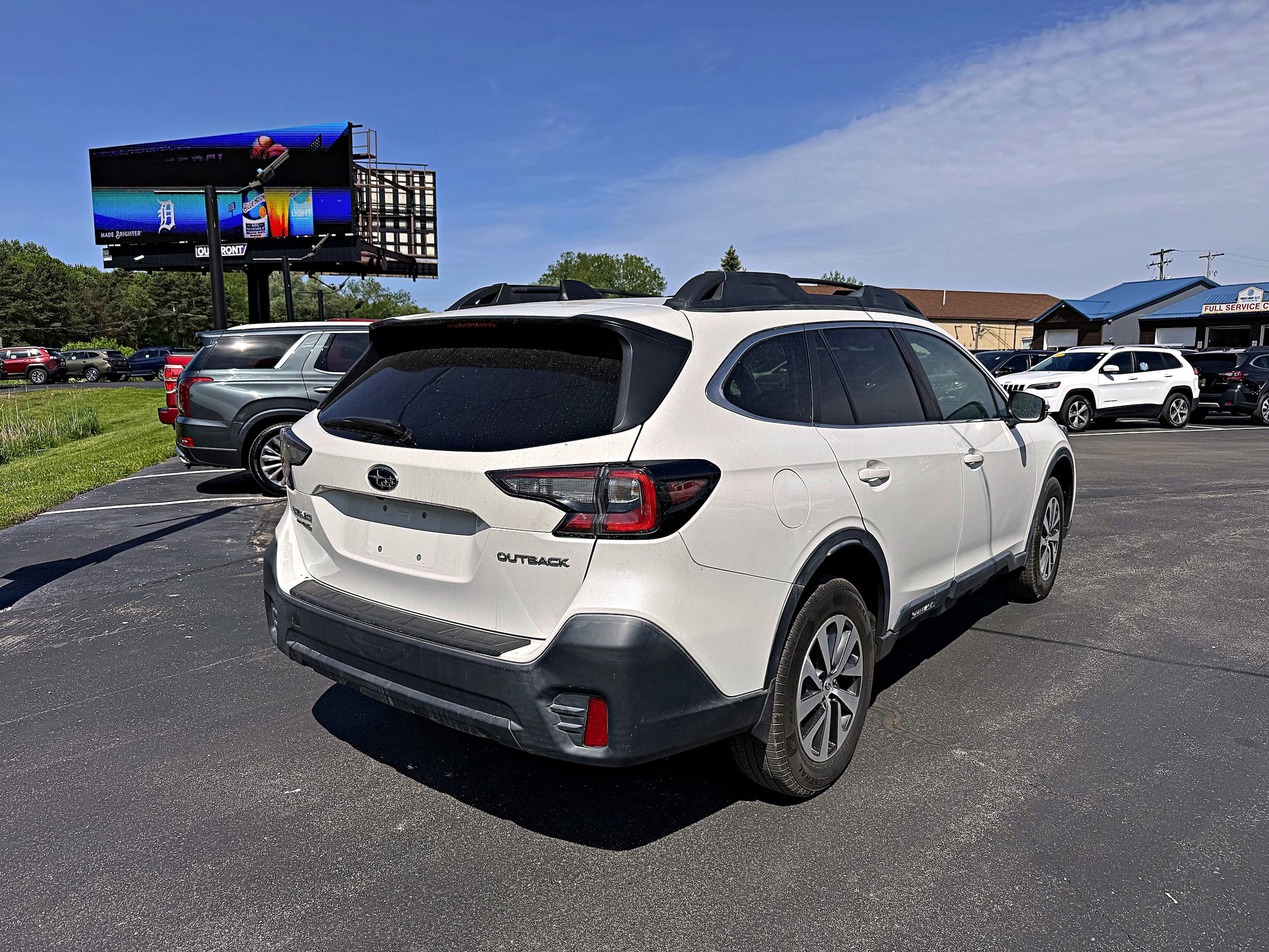 Used 2020 Subaru Outback Premium AWD/4WD image 9