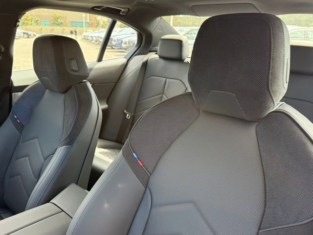 New 2026 BMW i5 eDrive40 w/ M Sport Package image 19