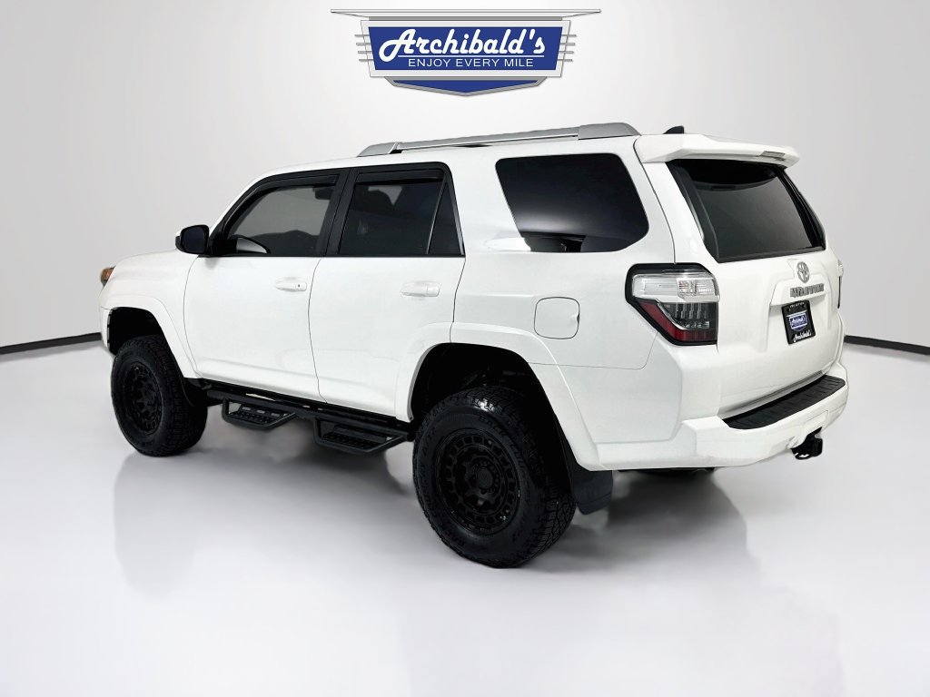 Used 2017 Toyota 4Runner SR5 AWD/4WD image 6