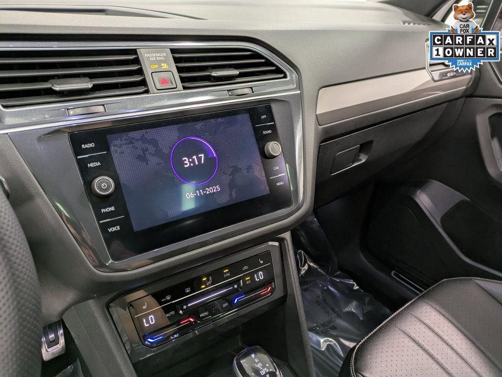 Used 2022 Volkswagen Tiguan SE R-Line image 13